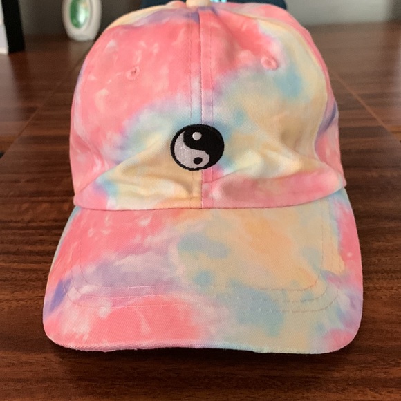 Multicolor cap - Picture 2 of 5